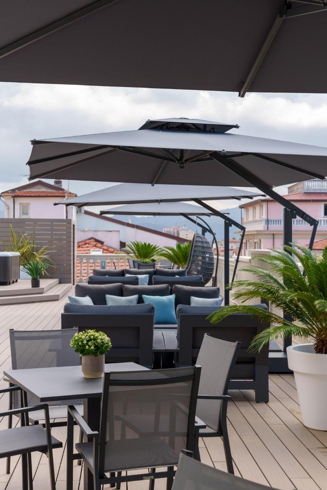 VI Suites Viareggio Exterior foto